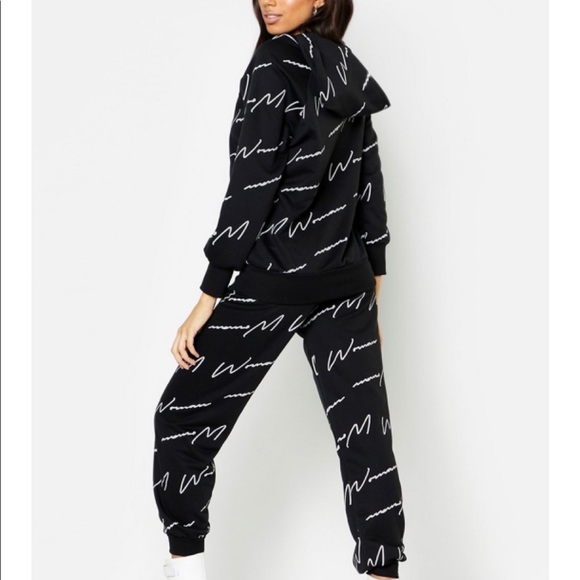 Boohoo Woman Script All Over Print Jogger - Picture 2 of 4